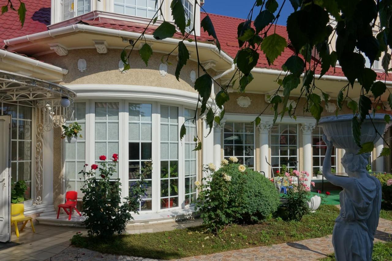 White House Apartments Одеса Екстериор снимка